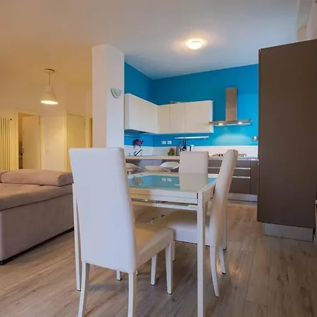 Апартаменти Nuovo Spazioso Trilocale In Collina